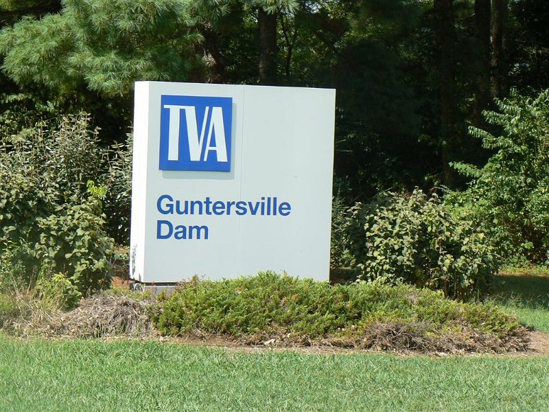 062-Traveling to North side of dam.JPG